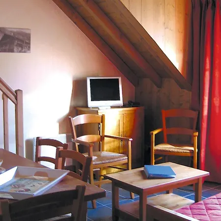 Lagrange Les Arolles פארק נופש 3*